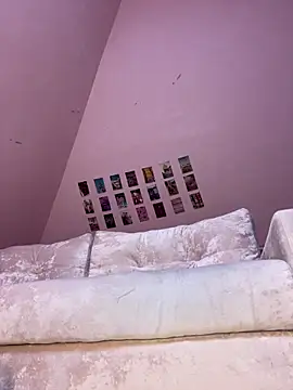 Webcam Model (Rinamay_)  is live.Free join now!