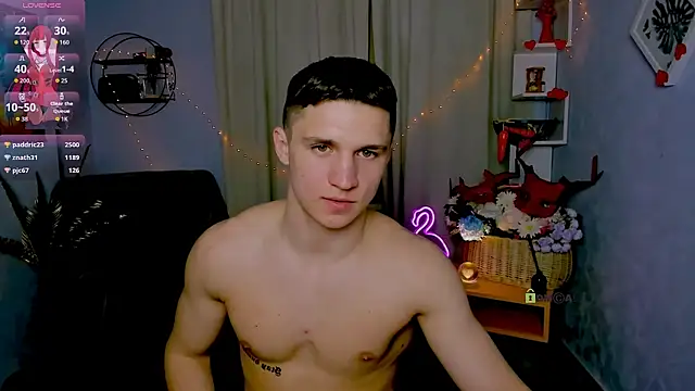 emmanuel_shine (Ask my age) - Show the vibrator