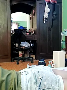 queensoreal (Ask my age) - make me happy ,naked and cum