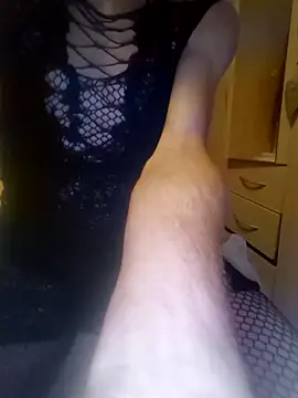 Hornynylonlad87 live sex cam