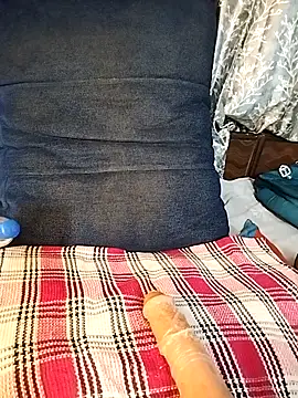 Webcam Model (RooseWater)  is live.Free join now!