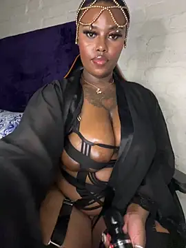 QUEEN_NOBUHLE_FEMDOM_777