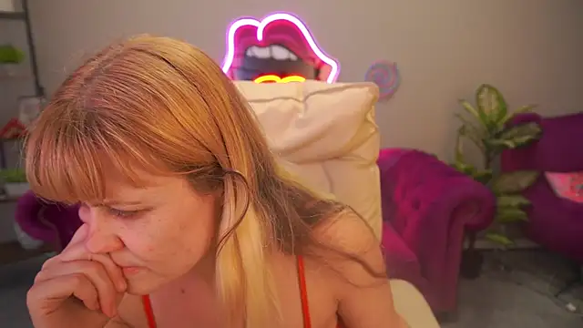 bellalapetit - BellaLaPetit's free webcam