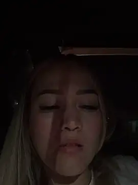 danielavegax (G young) - 2 girls play with their tits