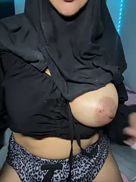 Webcam Model (Jameela)  is live.Free join now!