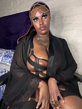 QUEEN_NOBUHLE_FEMDOM_777 live sex cam