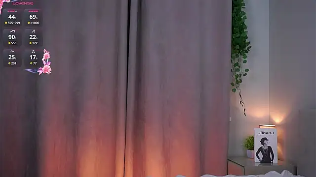 amparocilek (F teen) - Let's try to pop up ballons by my ass ^^