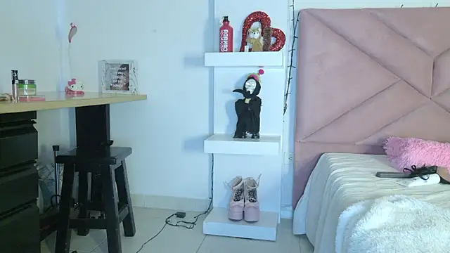 eva_sin18 live sex cam