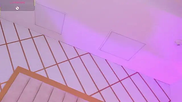 zaravesari - ZaraVesari's free webcam - UK Sex Cams