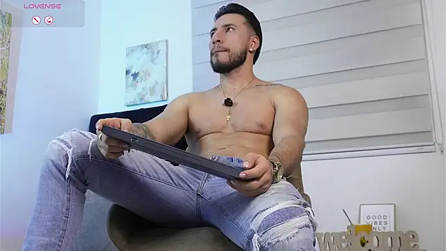 Thiago_Hill live sex cam