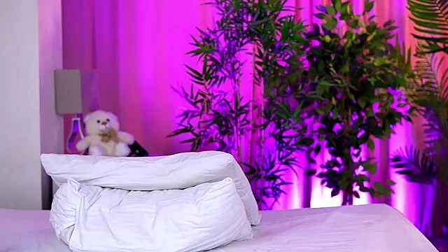 LalaRoze live cam profile