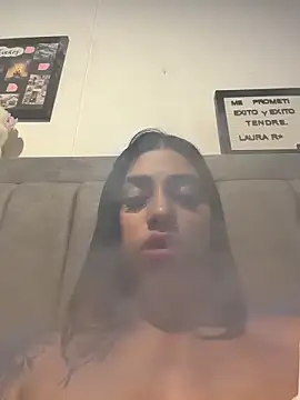 AlannaEvons live cam profile