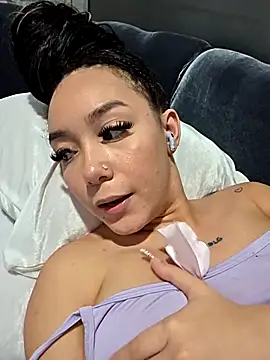 Webcam Model (alaia_princess)  is live.Free join now!