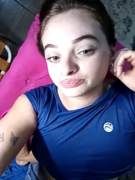 Webcam Model (Emmacut)  is live.Free join now!