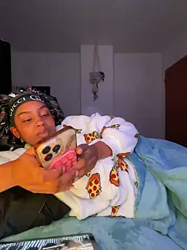 Webcam Model (TheRealOshunQueen)  is live.Free join now!