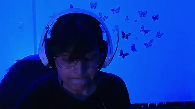 little_lisy - Little_Lisy's free webcam - UK Sex Cams