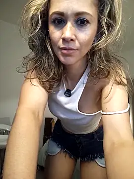 miasiren - Miasiren's free webcam - UK Sex Cams