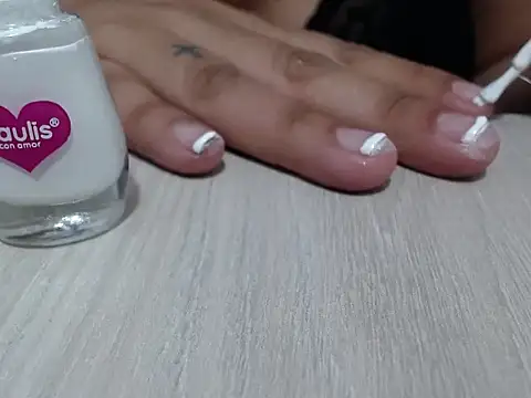 laura_hottt - Laura_hottt's free webcam - UK Sex Cams