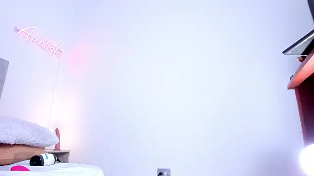 amatistasallow__ - AmatistaSallow__'s free webcam