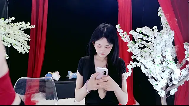 美女Banana-Milk69在线直播