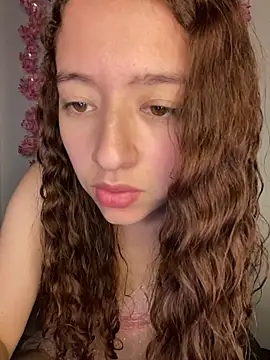 Webcam Model (-rosi)  is live.Free join now!