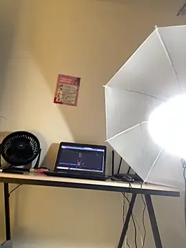 Webcam Model (THALIA_EF)  is live.Free join now!