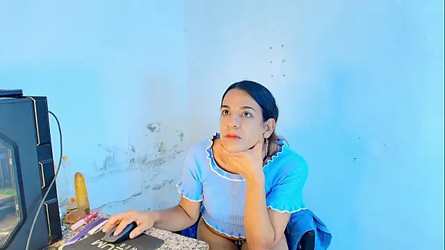 Oh_Tique live sex cam