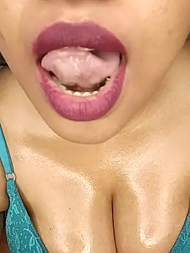 Webcam Model (sex-withcouple)  is live.Free join now!