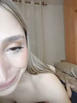 Webcam Model (mikateen)  is live.Free join now!