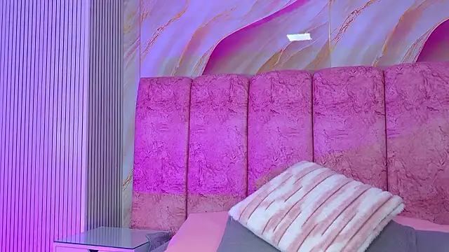 emmacurvy - Emmacurvy's free webcam - UK Sex Cams