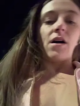 lunagirl13's Stripchat show and profile