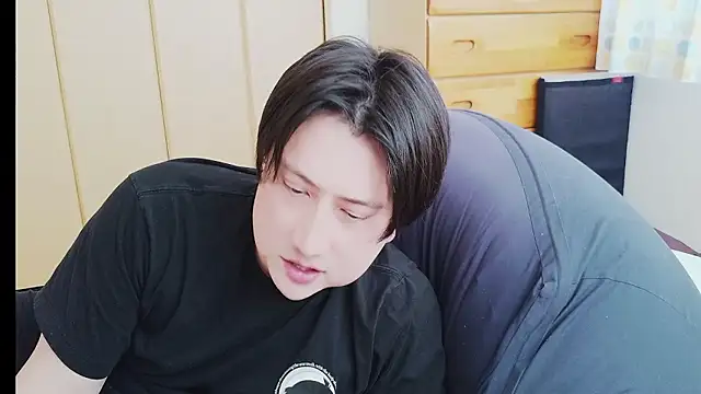 oyu_kun (Ask my age) - Tシャツ脱ぐTake off your T-shirt