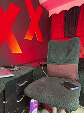 abrilbigcock (T teen) - naked