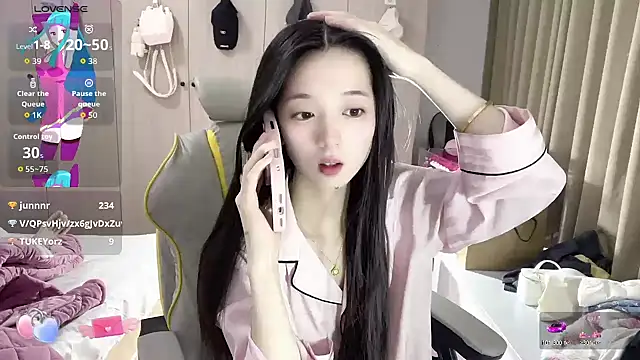 美女OiOi-666在线直播