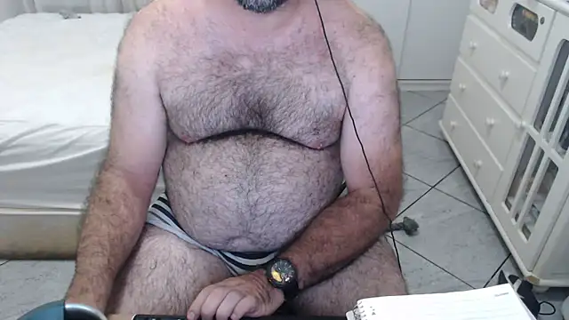 mysterbearmg (Ask my age) - CUM IN GOAL - Add Inst - Mysterbearmg