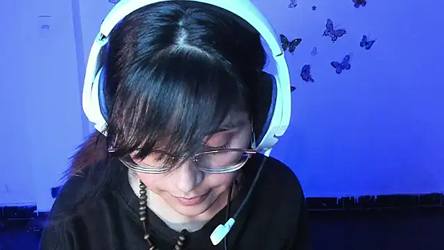 little_lisy - Little_Lisy's free webcam - UK Sex Cams