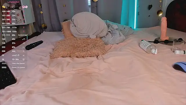 jess_lui - Jess_Lui's free webcam - UK Sex Cams