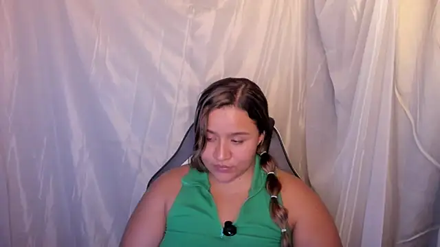 elabourn_ - ElaBourn_'s free webcam