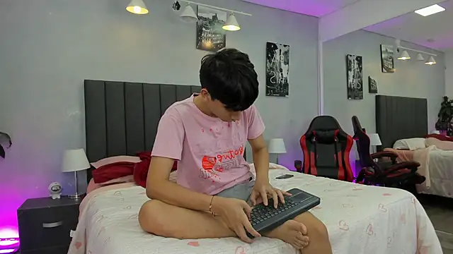 raphael_nyon - Raphael_Nyon's free webcam - UK Sex Cams