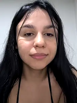 Webcam Model (Daniela-rosee)  is live.Free join now!