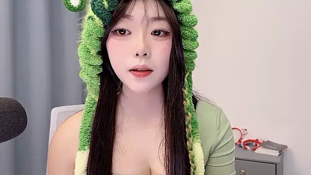 smalldaisy (F teen) - 不求惊艳所有人，只愿留住温柔的你。