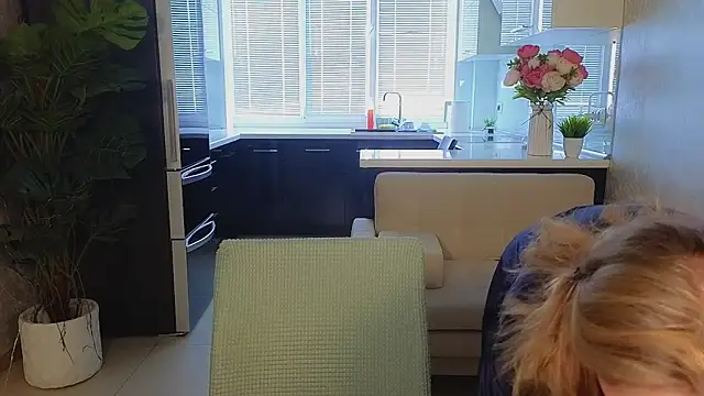 mira_mermayd - Mira_Mermayd's free webcam - UK Sex Cams