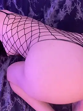 Webcam Model (candy_deluxe)  is live.Free join now!