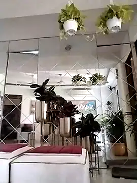 Webcam Model (Jann_Riya333)  is live.Free join now!