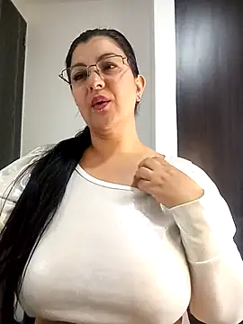 Webcam Model (CelesteAlvarez1989)  is live.Free join now!