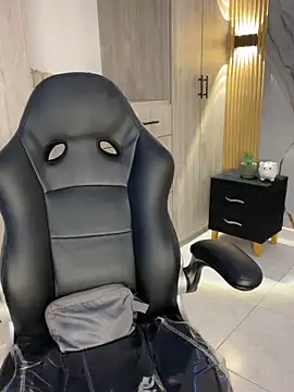 Webcam Model (Kariina__69) is live