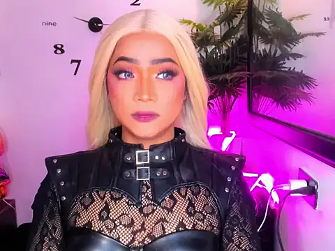 gwenngoddess - GwennGoddess's free webcam - UK Sex Cams