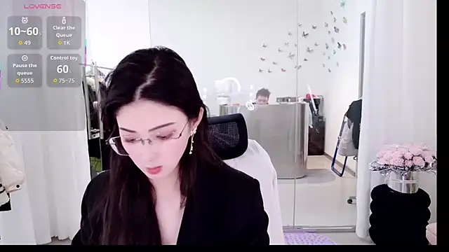 美女yangyang-777在线直播