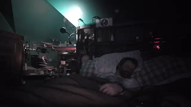 charactrzero (Ask my age) - get naked stay naked