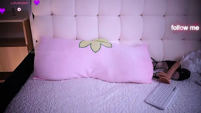 pussylovekate - Pussylovekate's free webcam - UK Sex Cams